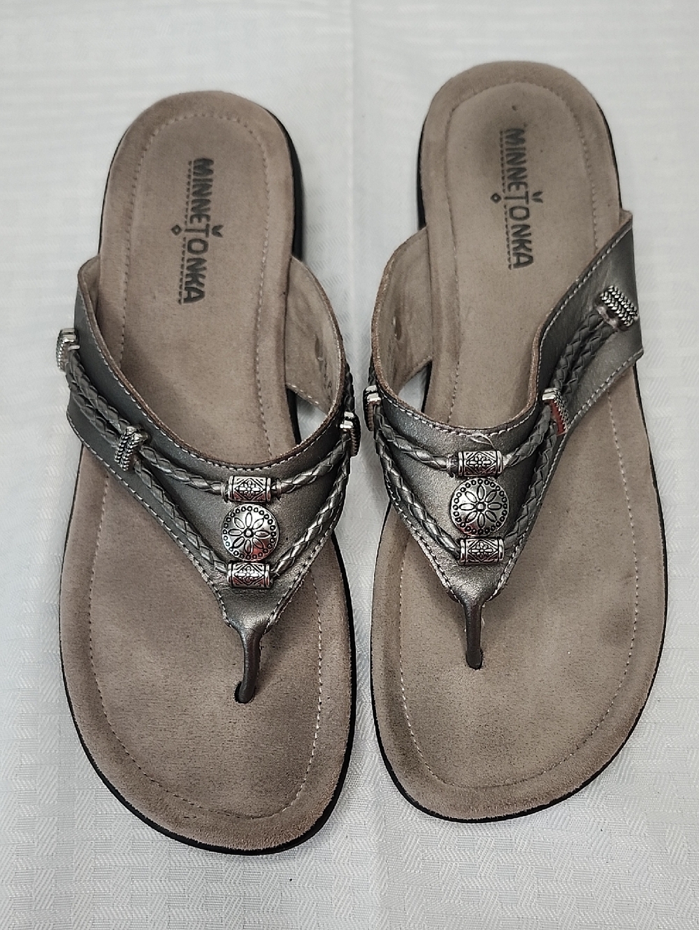 Minnetonka Metallic Braided Leather Conch Thong Sandals Sz 9